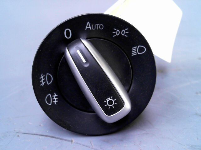 Commande de phare VOLKSWAGEN GOLF 1.6 TDi 105 FAP CR Trend Diesel - 1