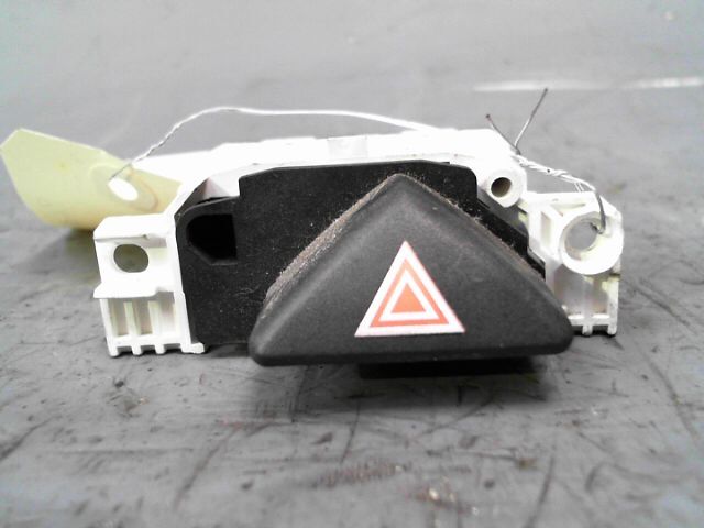 Bouton de warning FORD FOCUS Diesel - 1