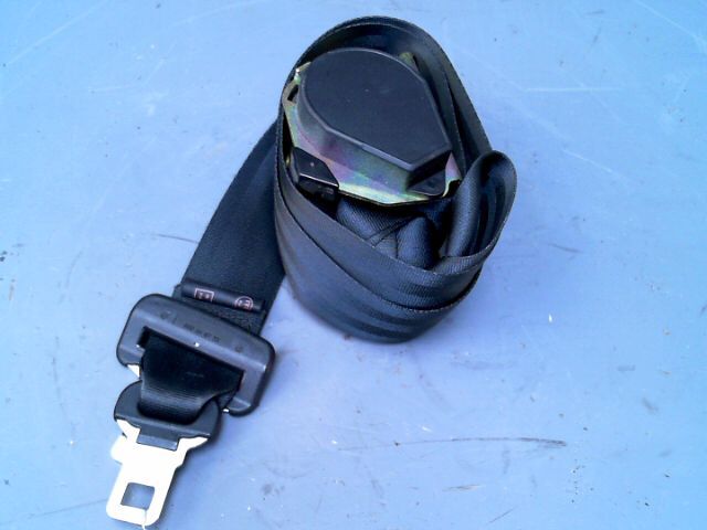 Ceinture centrale PEUGEOT 607 2.2e 16v Essence - 1