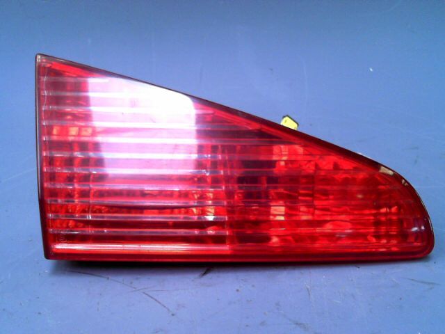 Feu arriere secondaire gauche (feux) PEUGEOT 607 2.2e 16v Essence - 1
