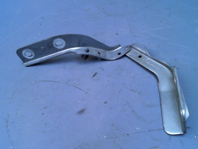 Charniere de capot PEUGEOT 607 2.2e 16v Essence - 1