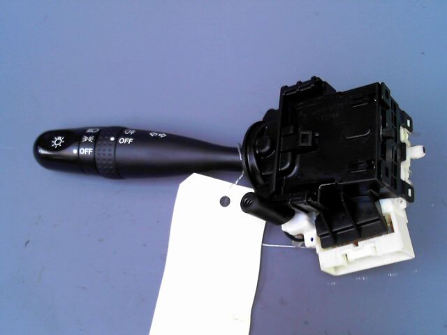 Commodo phare SUZUKI SWIFT 1.3 DDiS 75ch In the City Diesel - 1
