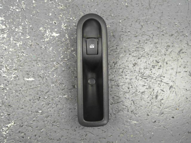 Interrupteur de leve vitre arriere gauche RENAULT MODUS 1.6i 16v 110ch Dynamique Essence - 1