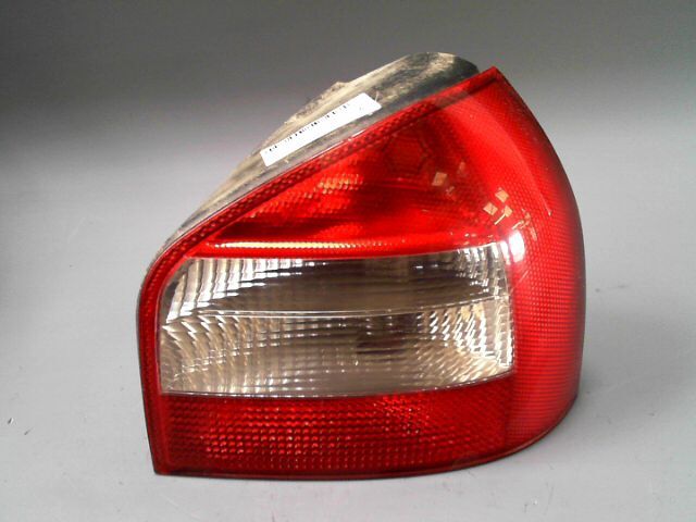 Feu arriere principal droit (feux) AUDI A3 1.9 TDi 130ch  Ambition Diesel - 1