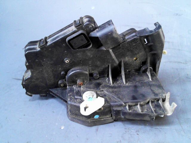 Serrure avant droit BMW SERIE 3 320d 136ch 8CV Diesel - 1