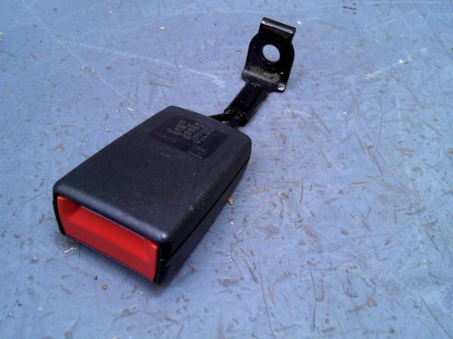 Attache ceinture arriere gauche OPEL ASTRA 1.7 CDTi 125ch FAP Cosmo Panoramique Diesel - 1