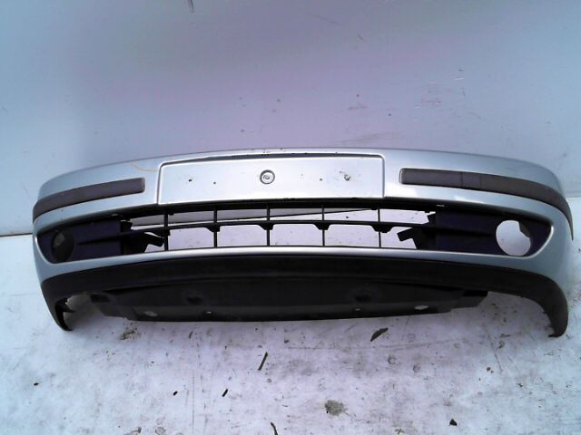 Pare choc avant RENAULT LAGUNA Authentique 1.9dCi 120 Diesel - 1