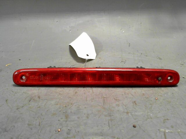 Feu arriere stop central PEUGEOT 107 1.0e 12v Trendy 2-Tronic Essence - 1