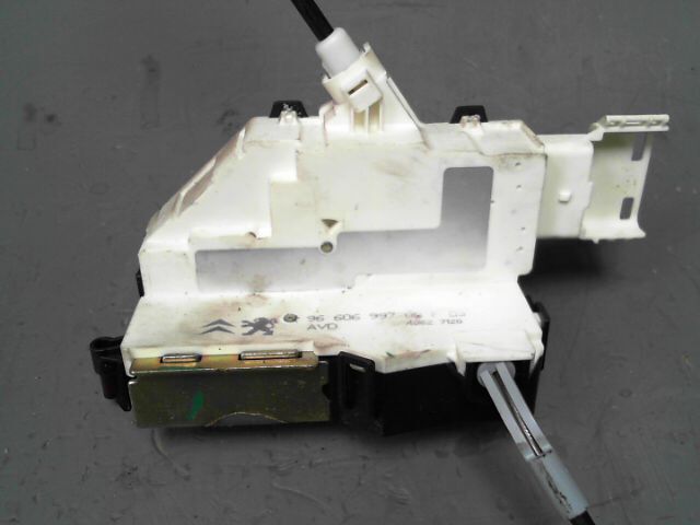 Serrure avant droit CITROEN C4 1.6 HDi 92ch Diesel - 1