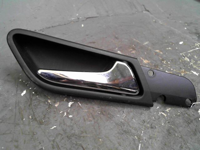 Poignee interieur avant droit MERCEDES CLASSE B B 180 CDi Diesel - 1