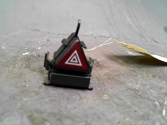 Bouton de warning MERCEDES CLASSE B B 180 CDi Diesel - 1
