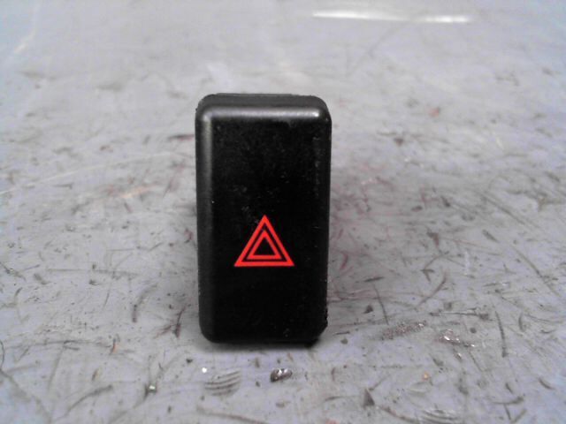Bouton de warning MAZDA 3 Diesel - 1
