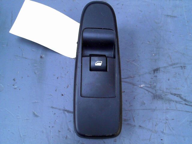Interrupteur de leve vitre avant droit CITROEN C4 PICASSO 1.6 HDi 110 FAP Exclusive Diesel - 1