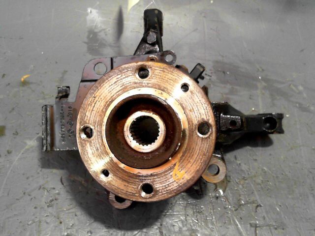 Fusee avant droit RENAULT CLIO Diesel - 1