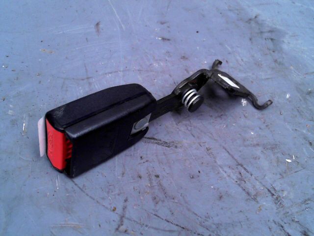 Attache ceinture arriere droit RENAULT MEGANE 1.5 dCi 110ch FAP Diesel - 1