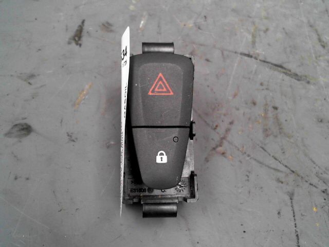 Bouton de warning RENAULT MEGANE 1.5 dCi 110ch FAP Diesel - 1