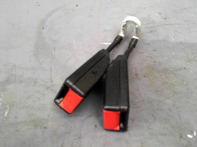 Attache ceinture arriere droit OPEL CORSA Diesel - 1