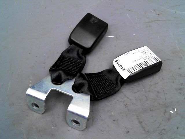 Attache ceinture arriere droit FORD FIESTA 1.4 TDCi  Trend Diesel - 1