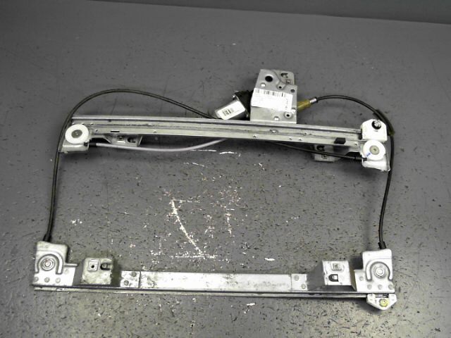 Leve vitre electrique avant droit RENAULT KANGOO 1.5 dCi 85ch Confort Diesel - 1