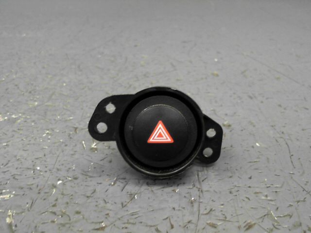 Bouton de warning CITROEN C1 Essence - 1