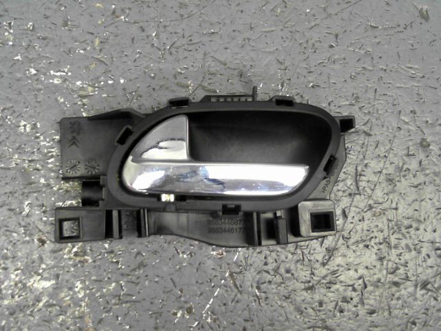 Poignee interieur avant gauche CITROEN C3 1.4 HDI 70ch FAP Attraction Diesel - 1
