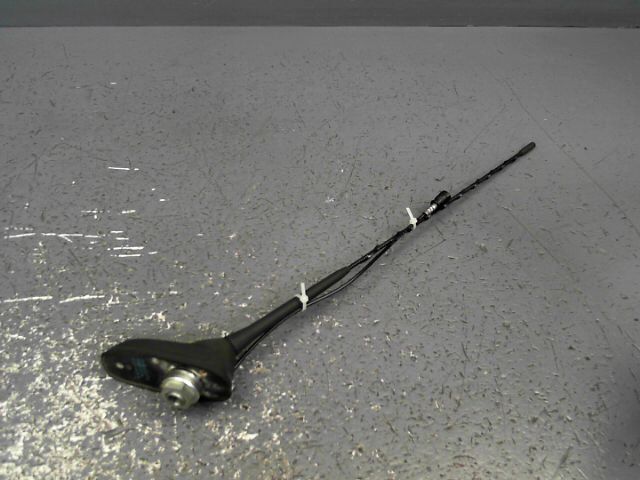 Antenne CITROEN C3 1.4 HDI 70ch FAP Attraction Diesel - 1