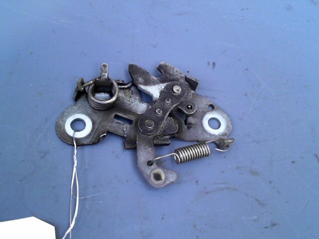 Serrure de capot PEUGEOT 106 Color Line 1.1 Essence - 1