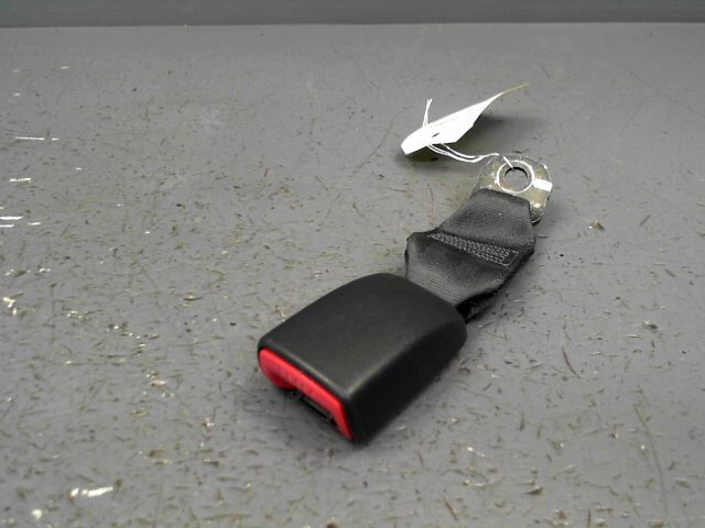 Attache ceinture arriere gauche SUZUKI SWIFT Essence - 1