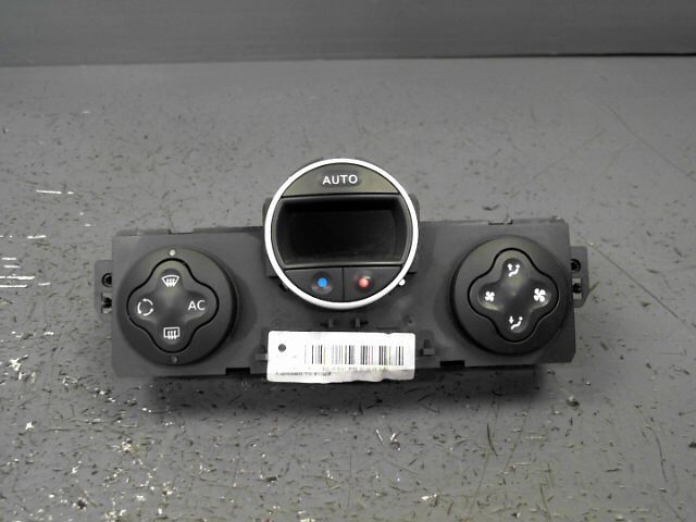 Commande chauffage RENAULT CLIO 1.6i 16v 110ch Luxe Dynamique Essence - 1