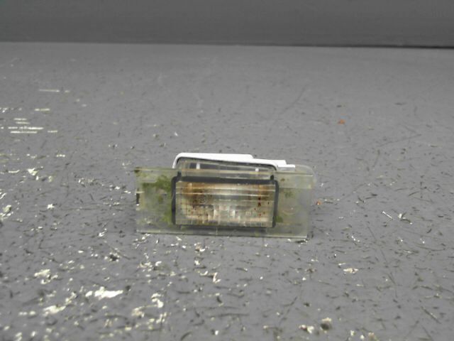 Eclairage de plaque RENAULT CLIO 1.6i 16v 110ch Luxe Dynamique Essence - 1