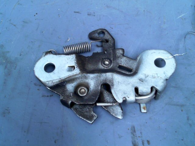Serrure de capot CITROEN SAXO 1.1i Exclusive Essence - 1