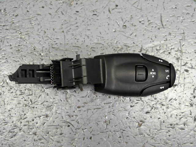 Commande autoradio PEUGEOT 207 Diesel - 1