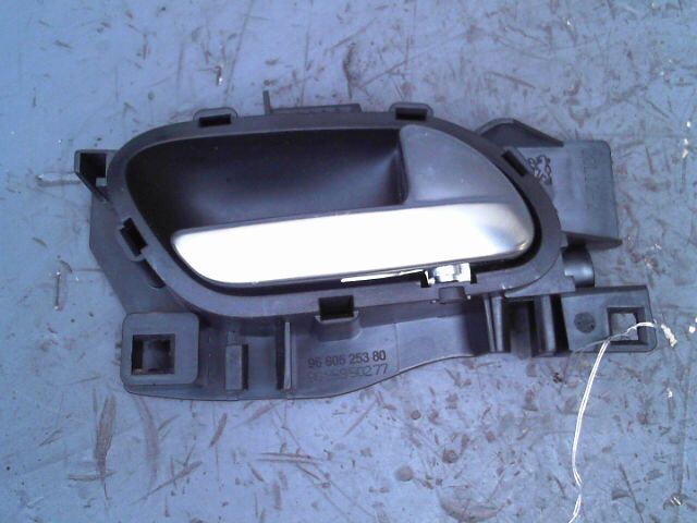 Poignee interieur avant droit PEUGEOT 508 Diesel - 1