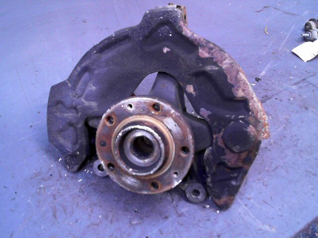 Fusee avant gauche PEUGEOT 508 Diesel - 1