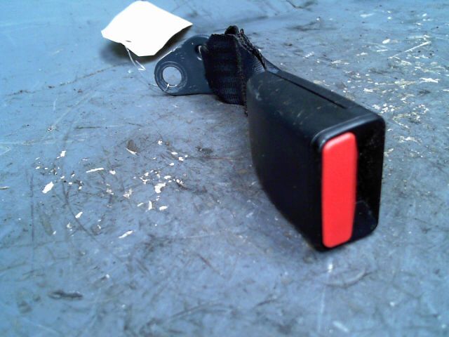 Attache ceinture arriere droit DACIA SANDERO 1.5 dCi FAP 90ch Diesel - 1