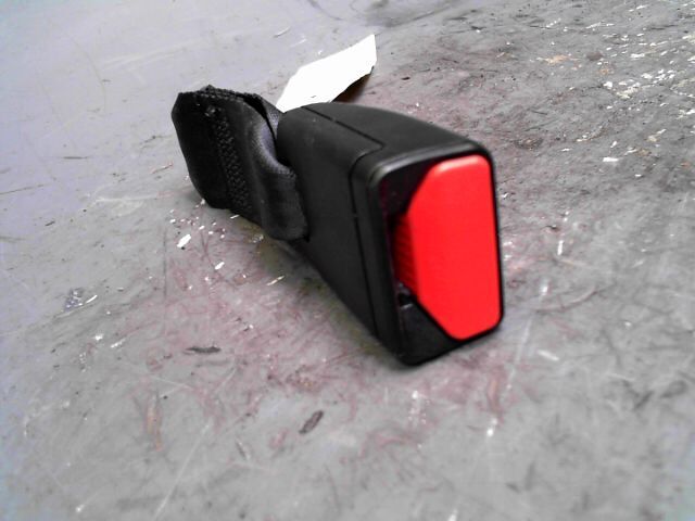Attache ceinture arriere gauche DACIA SANDERO 1.5 dCi FAP 90ch Diesel - 1