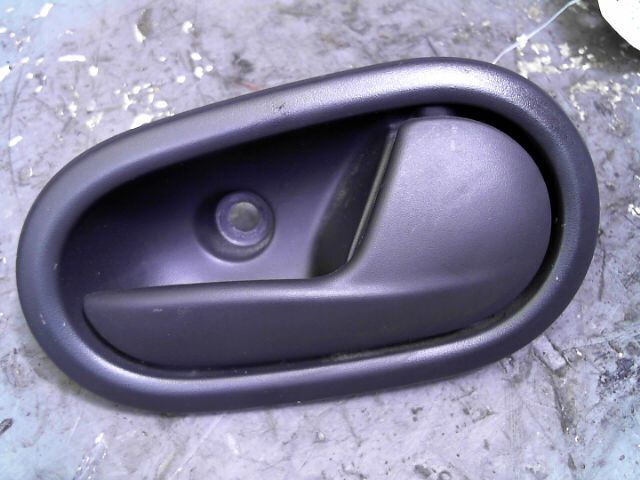 Poignee interieur avant droit DACIA SANDERO 1.5 dCi FAP 90ch Diesel - 1