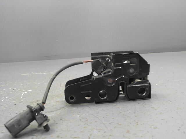 Serrure de capot VOLKSWAGEN POLO 1.2 12v 65ch Essence - 1
