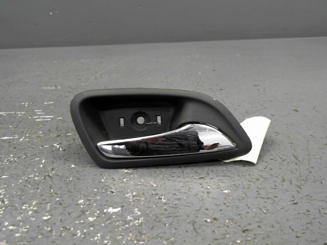 Poignee interieur arriere droit CHEVROLET CRUZE 2.0 VCDi 150ch LT Diesel - 1
