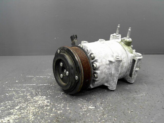 Compresseur clim FORD B-MAX Essence - 1