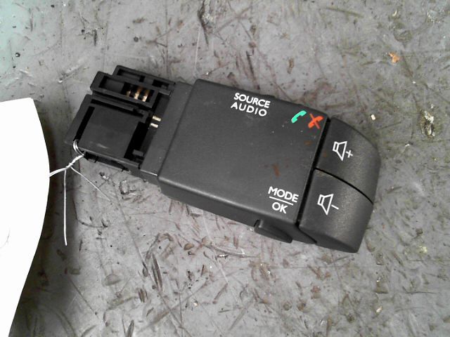 Commande autoradio RENAULT CLIO Diesel - 1