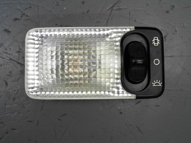 Eclairage de plafonnier PEUGEOT 206 Diesel - 1