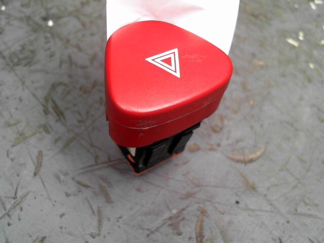 Bouton de warning CITROEN C2 1.4 HDi Diesel - 1
