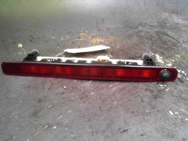 Feu arriere stop central SUZUKI SX4 1.9 DDiS GLX 4WD Diesel - 1