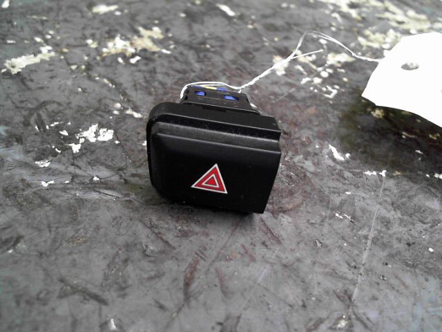 Bouton de warning PEUGEOT 208 Diesel - 1