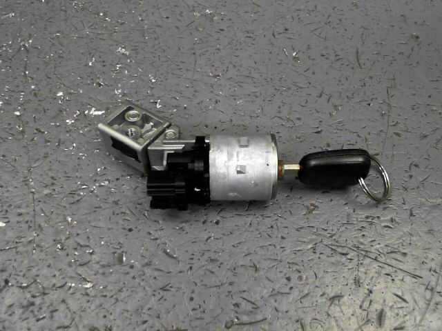 Antivol de direction PEUGEOT 207 1.6THP 16v 150ch Griffe Essence - 1