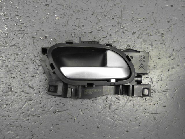 Poignee interieur avant droit PEUGEOT 208 Diesel - 1