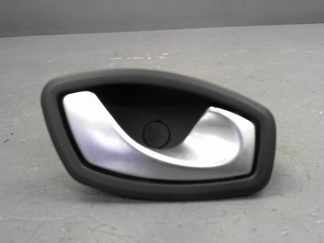 Poignee interieur arriere droit RENAULT SCENIC 1.4 TCE Dynamique Diesel - 1
