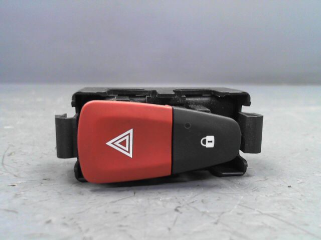Bouton de warning RENAULT SCENIC 1.4 TCE Dynamique Diesel - 1