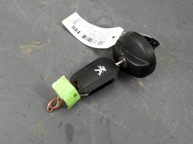 Bouchon de carburant PEUGEOT 208 1.4 HDi 68ch FAP Allure Diesel - 1
